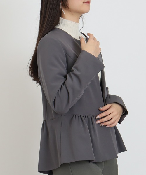 TRUDEA（トルディア）の「ペプラムノーカラージャケット（ノーカラージャケット・レディース・ブラック/チャコールグレー/ネイビー・MEDIUM/LARGE）」の12枚目の写真