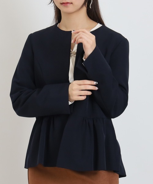 TRUDEA（トルディア）の「ペプラムノーカラージャケット（ノーカラージャケット・レディース・ブラック/チャコールグレー/ネイビー・MEDIUM/LARGE）」の14枚目の写真