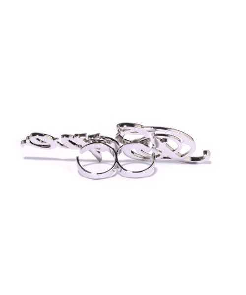 A BATHING APE（アベイシングエイプ）の「BAPE RHINESTONE DOUBLE FINGER RING（リング・メンズ・シルバー・FREE）」の3枚目の写真