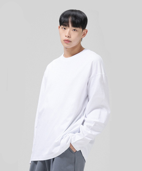 GRANFINNY(グランフィニ)の「ベーシックラウンドロングスリーブ-ホワイト(Tシャツ/カットソー・レディース・ホワイト・LARGE/X-LARGE/MEDIUM)」の4枚目の写真