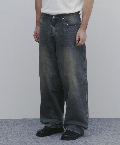 And Again(アンドアゲイン)の「ワイドエッセンシャルデニムパンツ(ウォッシュドブラック)(デニムパンツ・メンズ・その他・SMALL/MEDIUM/LARGE)」の2枚目の写真