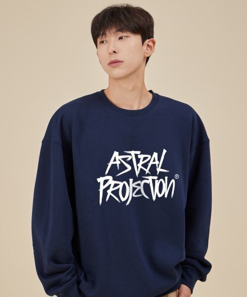 ASTRAL PROJECTION(アストラルプロジェクション)の「グラフィティレタリングルーズフィットスウェット_ネイビー(スウェット・メンズ・その他・LARGE/MEDIUM/X-LARGE/XX-LARGE)」の3枚目の写真