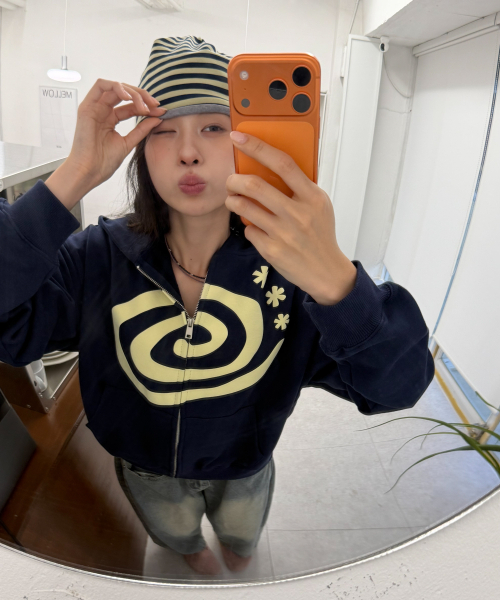 AMOU（アモウ）の「Molly Hoodie Zip Up NAVY（パーカー）」 - WEAR