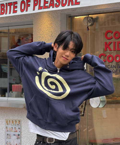AMOU（アモウ）の「Molly Hoodie Zip Up NAVY（パーカー）」 - WEAR