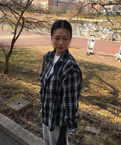 MOOVN(ムブン)の「オーバーサイズチェックシャツブラック(シャツ/ブラウス・メンズ・ブラック・SMALL/MEDIUM/LARGE)」の3枚目の写真