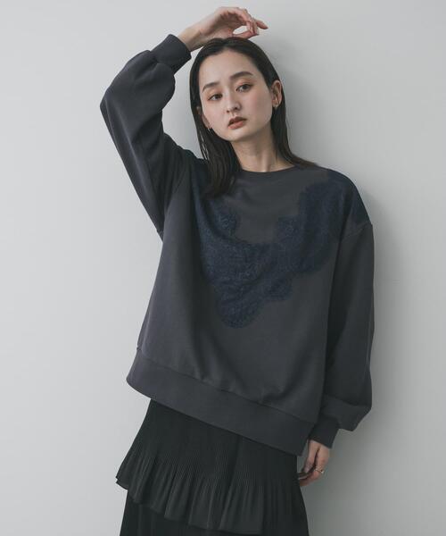 SENSE OF PLACE by URBAN RESEARCH（センスオブプレイスバイアーバンリサーチ）の「レースルーズスウェット（スウェット・レディース・チャコールグレー/グレー/オートミール・ONE）」の2枚目の写真