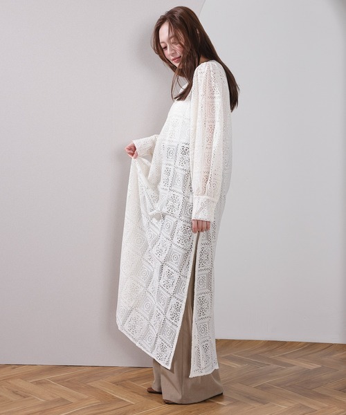 en CAnAF(エンカナフ)の「【クロシェ編み風で可愛い】ブロックレースボリュームスリーブ スリット ワンピース(ワンピース・レディース・アイボリー/ブラウン/ブラック・M)」の18枚目の写真