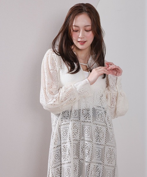 en CAnAF(エンカナフ)の「【クロシェ編み風で可愛い】ブロックレースボリュームスリーブ スリット ワンピース(ワンピース・レディース・アイボリー/ブラウン/ブラック・M)」の17枚目の写真