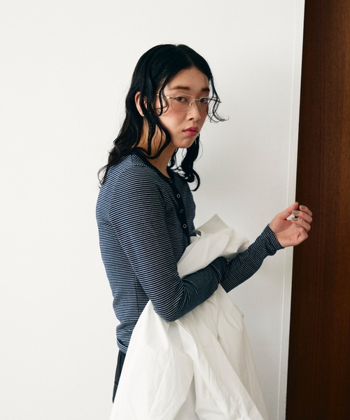 Lutim by u(ルチバイユー)の「ボーダーヘンリーネックロングスリーブトップス(Tシャツ/カットソー・レディース・ブラック/ネイビー/ホワイト・FREE)」の9枚目の写真