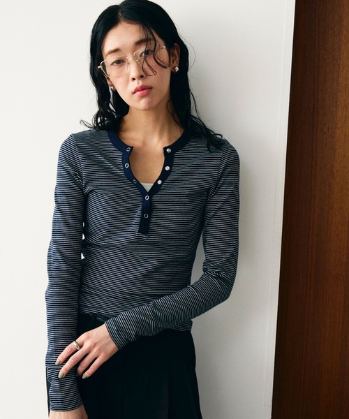 Lutim by u(ルチバイユー)の「ボーダーヘンリーネックロングスリーブトップス(Tシャツ/カットソー・レディース・ブラック/ネイビー/ホワイト・FREE)」の5枚目の写真