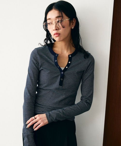 Lutim by u(ルチバイユー)の「ボーダーヘンリーネックロングスリーブトップス(Tシャツ/カットソー・レディース・ブラック/ネイビー/ホワイト・FREE)」の6枚目の写真