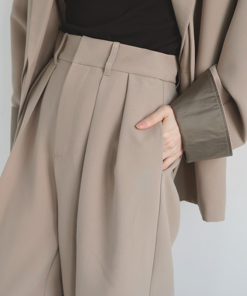 LIAN（リアン）の「ツータックワイドパンツ（スラックス・レディース・チャコールグレー/ブラック/グレイッシュベージュ/モカ・MEDIUM/MT）」の11枚目の写真