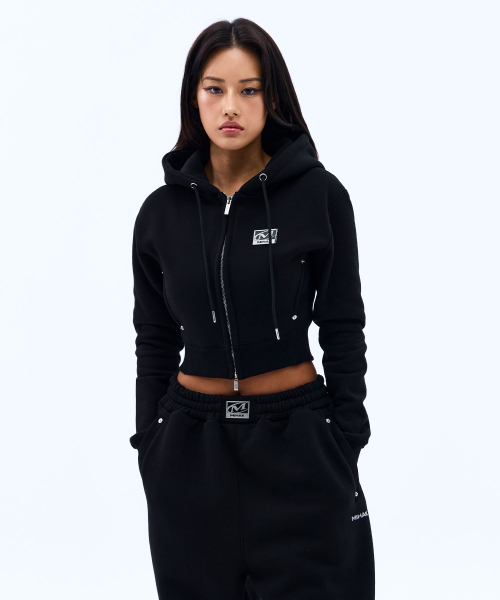 MIHAK（ミハク）の「メタルプレート裏起毛クロップフードパーカージップアップ（ブラック）（ジャージ・レディース・その他・1/2）」の3枚目の写真