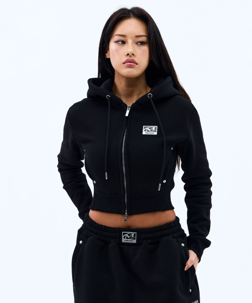 MIHAK（ミハク）の「メタルプレート裏起毛クロップフードパーカージップアップ（ブラック）（ジャージ・レディース・その他・1/2）」の5枚目の写真