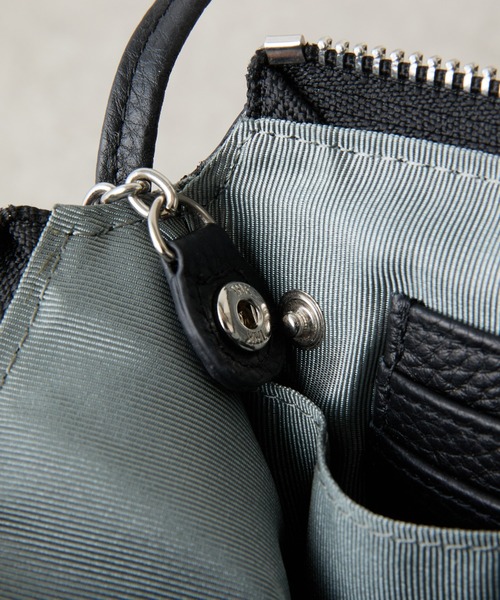 COLLAGE GALLARDAGALANTE（コラージュガリャルダガランテ）の「スマホウォレットショルダー（ショルダーバッグ・レディース・ブラック/アイボリー・FREE）」の17枚目の写真