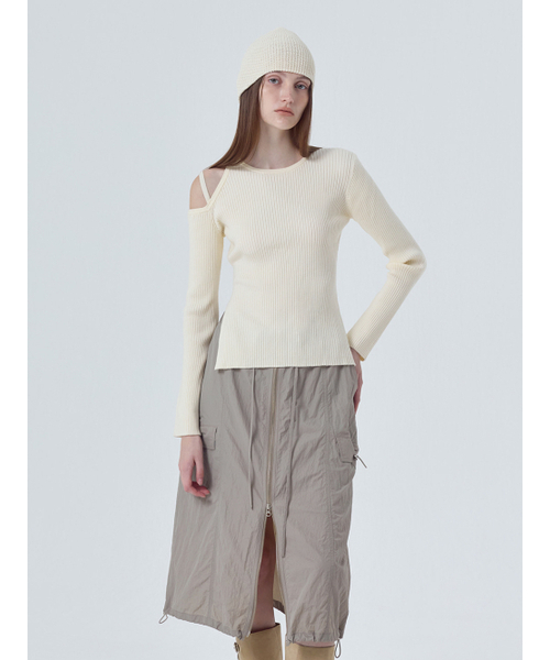 ETMON(エトモン)の「Cut-Out Strap Knit Top, Ivory(ニット/セーター・レディース・その他・FREE)」の1枚目の写真