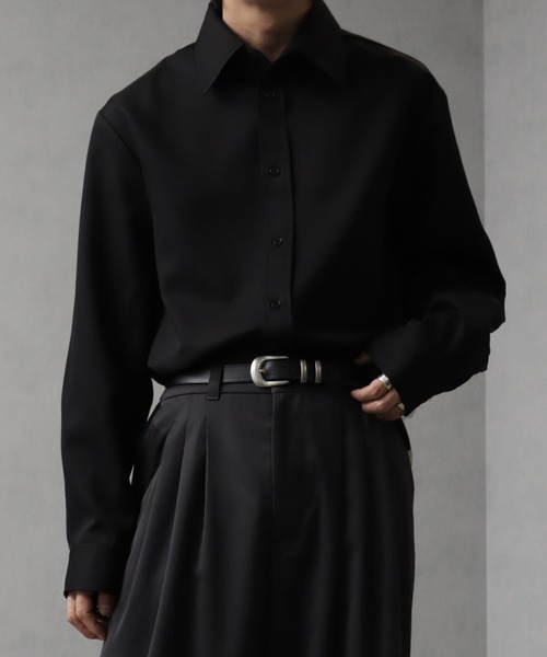 welise(ウェライズ)の「【welise/ウェライズ】-2026AW-リッチドレープスムース ニューベーシック ショート丈 長袖レギュラーシャツ(シャツ/ブラウス・メンズ・サックスブルー/チャコールグレー/ホワイト/ホワイト系その他/レッド/ブラック/アッシュブラウン/ロイヤルブルー・S/M/L)」の3枚目の写真