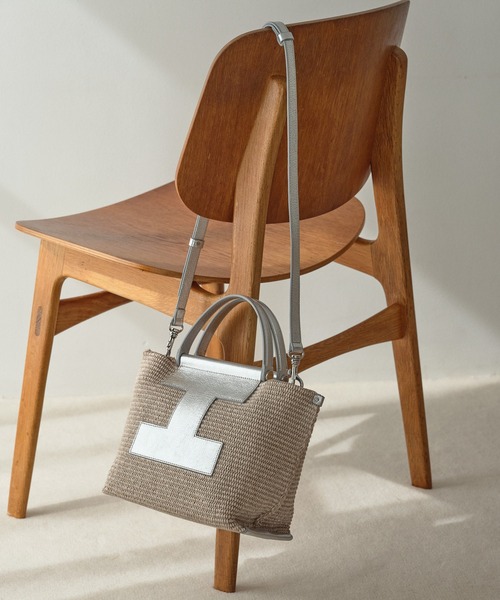 IACUCCI(イアクッチ)の「ソルベット S PAGLIA/LAMINATO(トートバッグ・レディース・シルバー・FREE)」の21枚目の写真