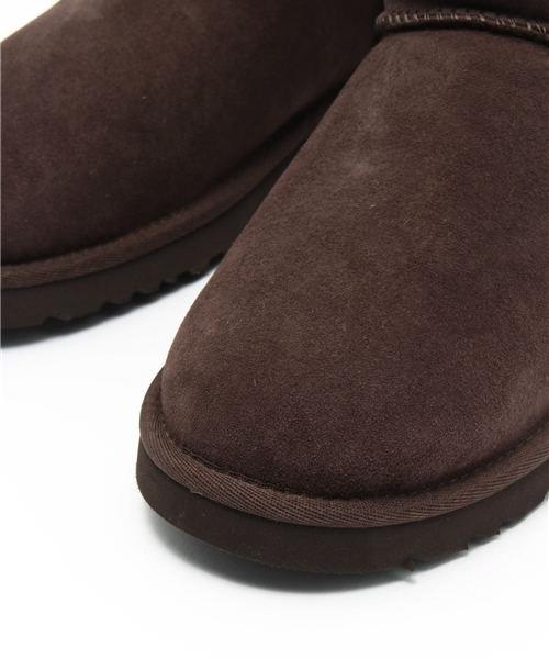 UGG（アグ）の「UGG australia クラシックミニショートブーツ（ブーツ・レディース・ダークブラウン・6/7）」の5枚目の写真