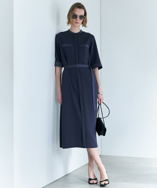 ICB(アイシービー)の「FluidBackSatin シャツワンピース(ワンピース・レディース・グレー系/ブラック系・6/4/2)」の4枚目の写真