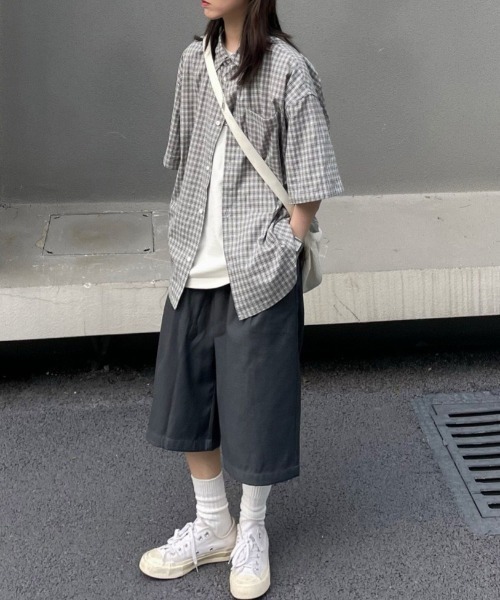 yuue' ( wear )(ユーイ)の「オーバーサイズチェック柄半袖シャツ/ユニセックス(シャツ/ブラウス・レディース・アイボリー・FREE)」の6枚目の写真