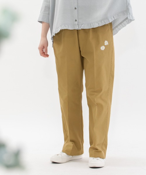 nop de nod(ノップドゥノッド)の「センタープレスチノパンツ(チノパンツ・レディース・ライトベージュ/ダークグレー/ダークベージュ・3)」の15枚目の写真