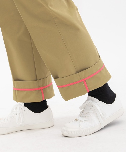 nop de nod(ノップドゥノッド)の「センタープレスチノパンツ(チノパンツ・レディース・ライトベージュ/ダークグレー/ダークベージュ・3)」の19枚目の写真