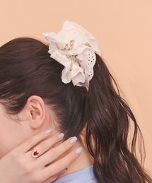 Cath Kidston（キャスキッドソン）の「コットンレース　シュシュButton Block Floral（シュシュ）」