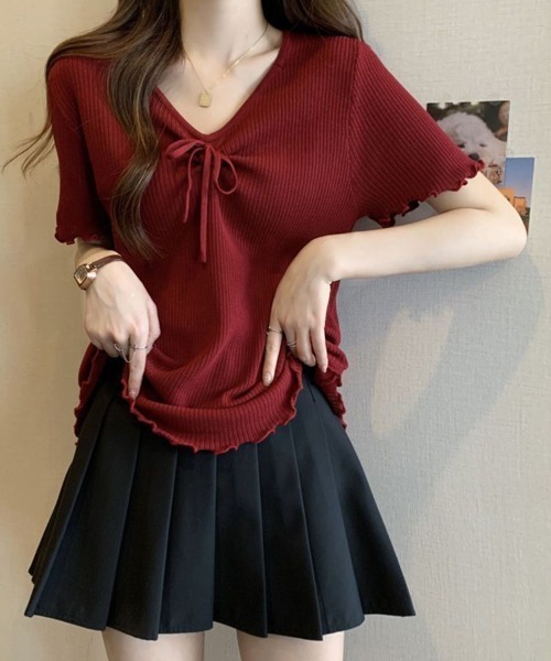 SallyLunn(サリーラン)の「フロントリボンVネックリブトップス(Tシャツ/カットソー・レディース・レッド/ブラック・LARGE/MEDIUM)」の4枚目の写真