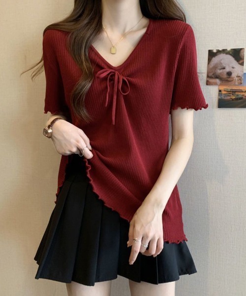SallyLunn(サリーラン)の「フロントリボンVネックリブトップス(Tシャツ/カットソー・レディース・レッド/ブラック・LARGE/MEDIUM)」の5枚目の写真
