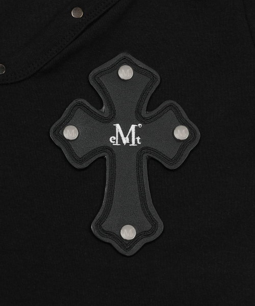 MUCENT（ムセント）の「デボンVネック長袖Tシャツ（2カラー）（Tシャツ/カットソー・レディース・ブラック/アイボリー・FREE）」の5枚目の写真