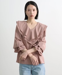 1枚で華やか。Vネックフリルブラウス / ラッフルカラーブラウス