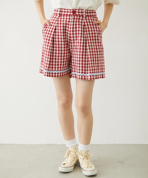 MILKFED.（ミルクフェド）の「TRIMMED GINGHAM CHECK SHORTS（その他パンツ・レディース・ブラウン/レッド/ブラック・ONE SIZE）」の3枚目の写真