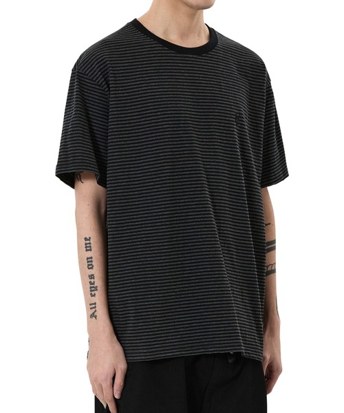 OY（オーワイ）の「『OY/オーワイ』STRIPE EMBROIDERED LOGO TEE /ボーダーエンブロイダードロゴ Tシャツ（Tシャツ/カットソー・メンズ・ネイビー/ブラック・L/M）」の4枚目の写真