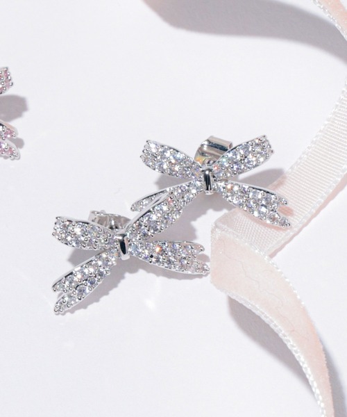 JILL by JILL STUART（ジルバイジルスチュアート）の「Cubic パヴェリボンピアス（ピアス（両耳用）・レディース・シルバー/ピンク・FREE）」の2枚目の写真