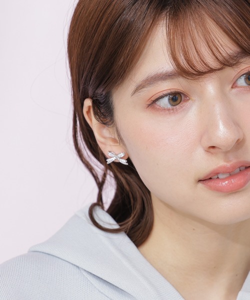 JILL by JILL STUART（ジルバイジルスチュアート）の「Cubic パヴェリボンピアス（ピアス（両耳用）・レディース・シルバー/ピンク・FREE）」の8枚目の写真