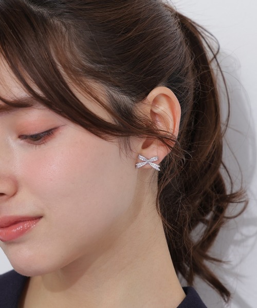 JILL by JILL STUART（ジルバイジルスチュアート）の「Cubic パヴェリボンピアス（ピアス（両耳用）・レディース・シルバー/ピンク・FREE）」の10枚目の写真