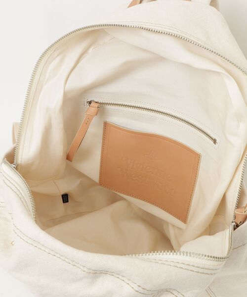 Vivienne Westwood MAN（ヴィヴィアンウエストウッドマン）の「CANVAS GEORGE RUCKSACK M（バックパック/リュック・メンズ・ホワイト・FREE）」の4枚目の写真