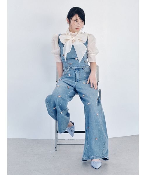 LILY BROWN（リリーブラウン）の「[L.B CANDY STOCK]バリエーションビジューデニムパンツ（その他パンツ・レディース・ブルー/ライトブルー・1/0）」の2枚目の写真