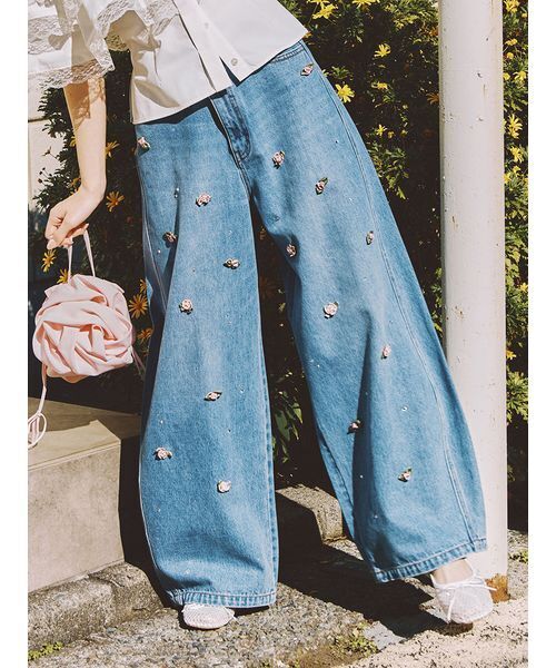 LILY BROWN（リリーブラウン）の「[L.B CANDY STOCK]バリエーションビジューデニムパンツ（その他パンツ・レディース・ブルー/ライトブルー・1/0）」の12枚目の写真