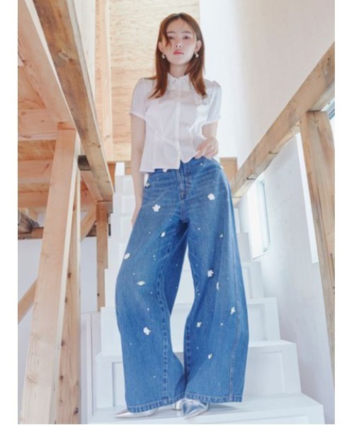 LILY BROWN（リリーブラウン）の「[L.B CANDY STOCK]バリエーションビジューデニムパンツ（その他パンツ・レディース・ブルー/ライトブルー・1/0）」の7枚目の写真