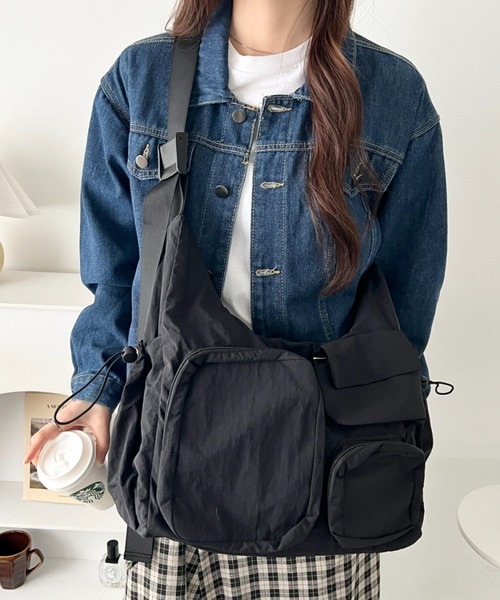 wears(ウェアーズ)の「2wayマルチポケットナイロンショルダーバッグ(ショルダーバッグ・レディース・ダークグレー/ブラック/アイボリー・FREE)」の21枚目の写真