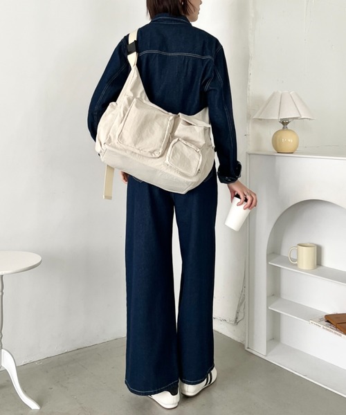 wears(ウェアーズ)の「2wayマルチポケットナイロンショルダーバッグ(ショルダーバッグ・レディース・ダークグレー/ブラック/アイボリー・FREE)」の19枚目の写真