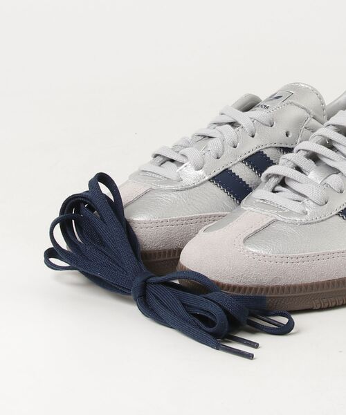 adidas（アディダス）の「SAMBA OG / アディダスオリジナルス adidas Originals（スニーカー・メンズ・シルバー・27.5cm/27.0cm/26.5cm/26.0cm/25.5cm/25.0cm/24.5cm/24.0cm/23.5cm/23.0cm/22.5cm/22.0cm/29.0cm/28.5cm/28.0cm）」の11枚目の写真