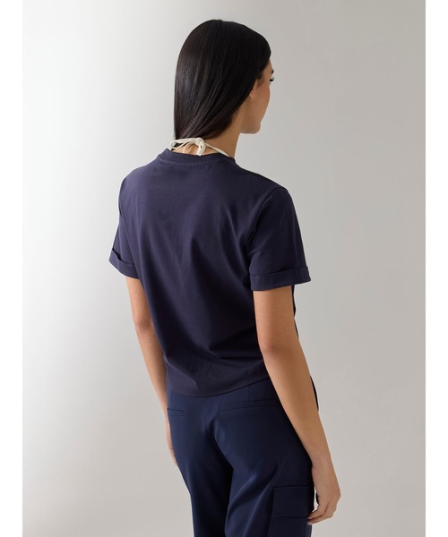 Guess(ゲス)の「GUESS X NS Logo Tee Tシャツ ロゴTシャツ(Tシャツ/カットソー・レディース・ダークネイビー/クリーム・LARGE/MEDIUM/SMALL/X-SMALL)」の3枚目の写真