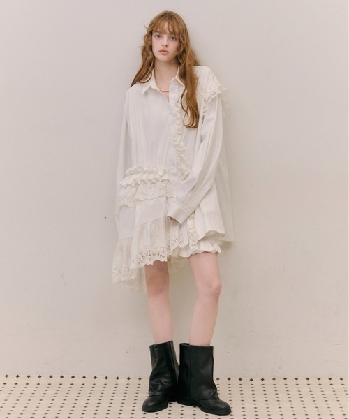 J1U by LA BELLE ETUDE(ジユウバイラベルエチュード)の「レトロレースアシメデザインシャツ(シャツ/ブラウス・レディース・ブラック/ホワイト・FREE)」の14枚目の写真