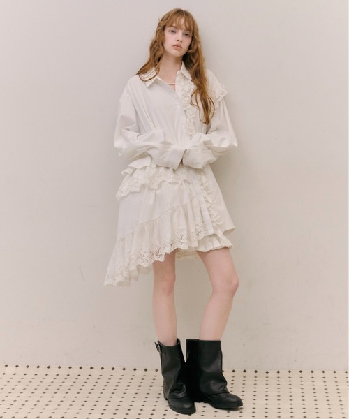 J1U by LA BELLE ETUDE(ジユウバイラベルエチュード)の「レトロレースアシメデザインシャツ(シャツ/ブラウス・レディース・ブラック/ホワイト・FREE)」の15枚目の写真