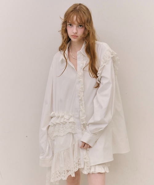 J1U by LA BELLE ETUDE(ジユウバイラベルエチュード)の「レトロレースアシメデザインシャツ(シャツ/ブラウス・レディース・ブラック/ホワイト・FREE)」の8枚目の写真