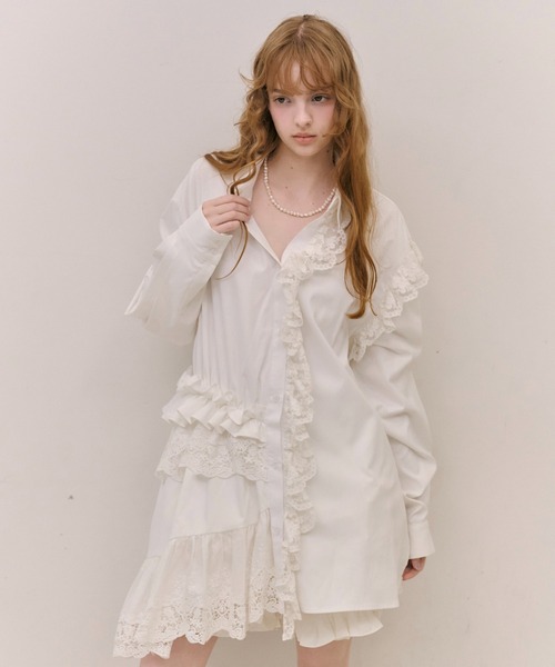 J1U by LA BELLE ETUDE(ジユウバイラベルエチュード)の「レトロレースアシメデザインシャツ(シャツ/ブラウス・レディース・ブラック/ホワイト・FREE)」の9枚目の写真