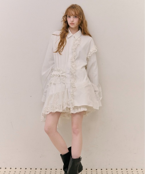 J1U by LA BELLE ETUDE(ジユウバイラベルエチュード)の「レトロレースアシメデザインシャツ(シャツ/ブラウス・レディース・ブラック/ホワイト・FREE)」の12枚目の写真